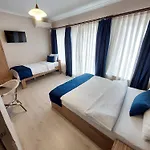 阿斯兰家公寓 *